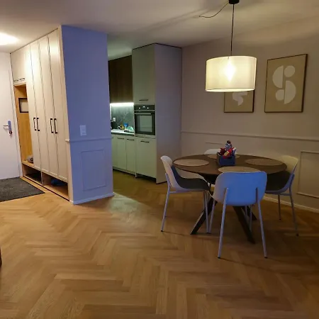 Naehe Bahnhof Und Skistation 公寓 英格堡