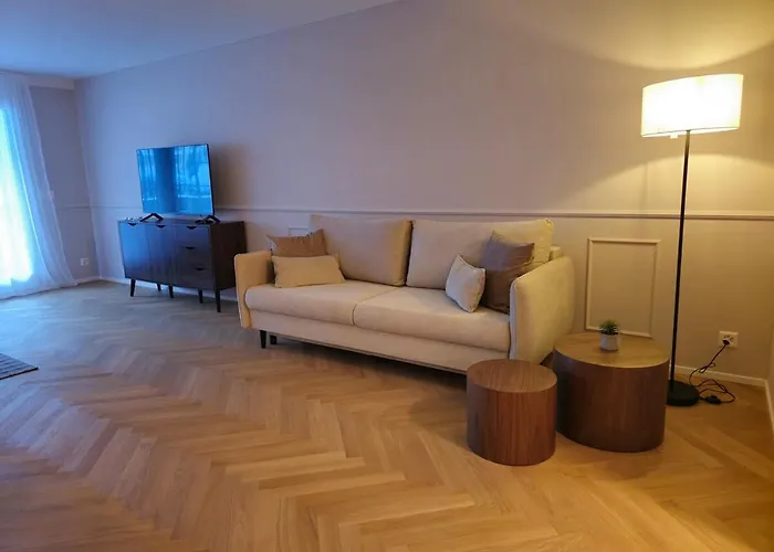 Naehe Bahnhof Und Skistation *