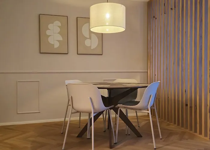 Naehe Bahnhof Und Skistation *